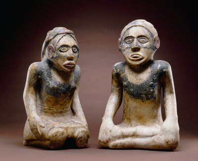 Seated male and female figures, Etowah, 1200-1450 by Mississippian culture
